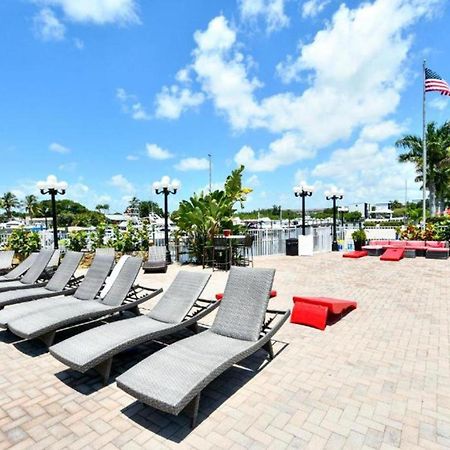 Апарт отель Getaway At The Marina South Bradenton Экстерьер фото